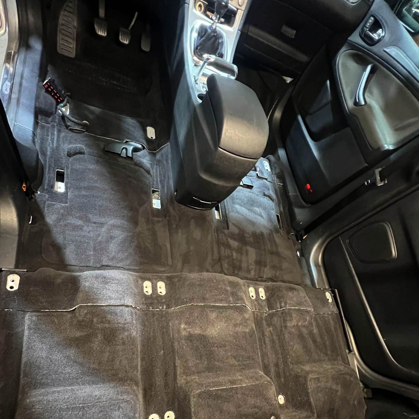 Czyszczenie wnętrza auta i tapicerki w NOVA Detailing Wrocław